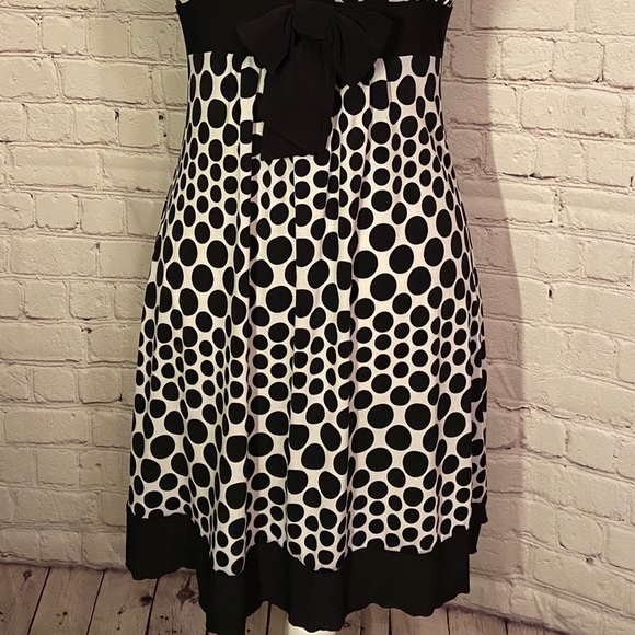 Ladies Dress SIZE MED - Picture 2 of 2